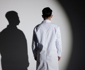 一位医院院长的落泪之问：中国到底需要什么样的医生？