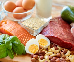 越来越多的证据表明，蛋白质摄入不足是导致肥胖的